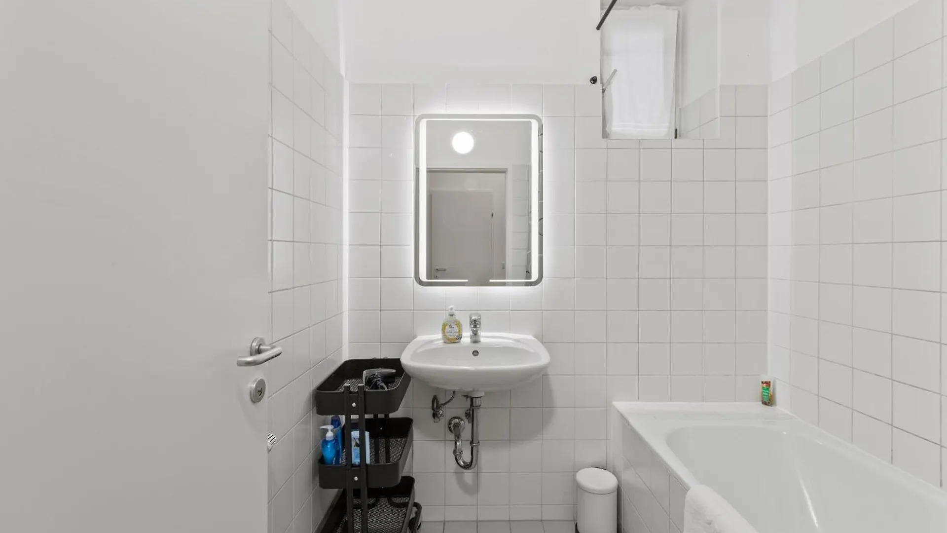 1 Bedroom Garden Apartment Near Schoenbrunn Vienna